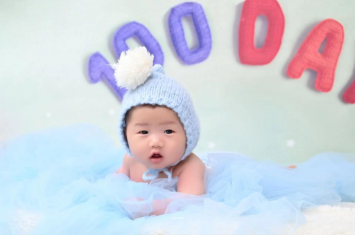 海丰四个月宝宝会翻身